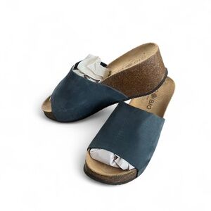 Bio Bio platform slide sandals in blue nubuck leather